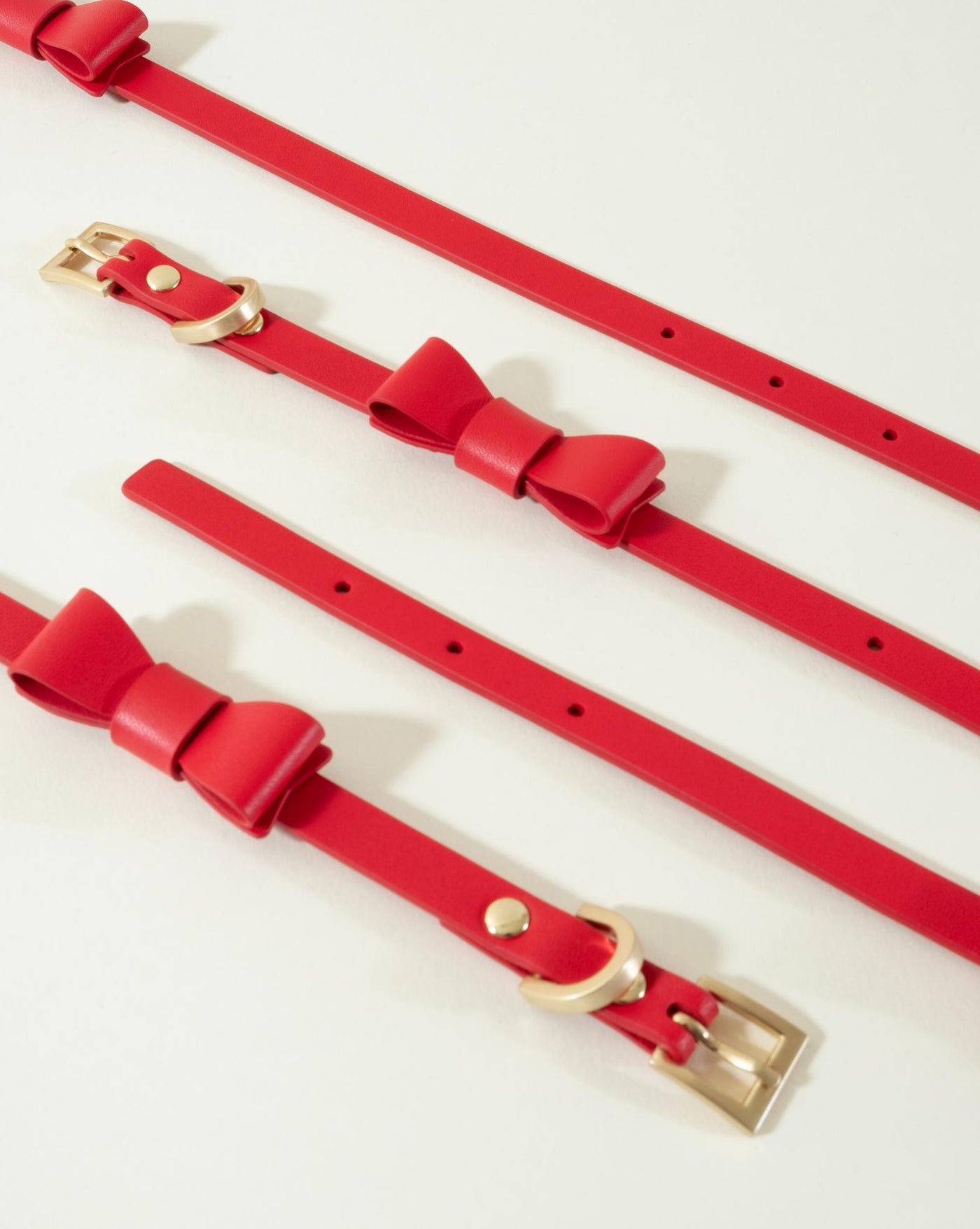 Charming red bow tie dog collar, perfect for your pet's fashionable wardrobe