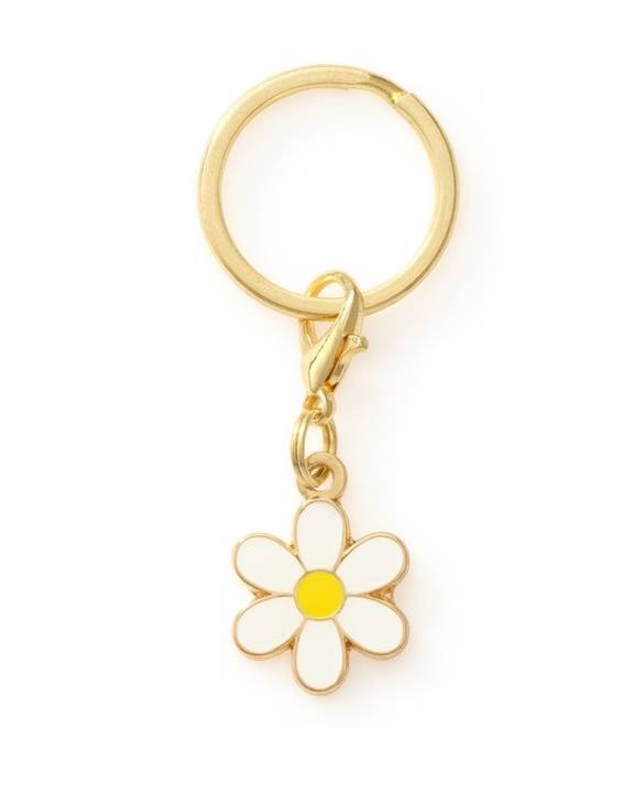 Sweet daisy charm for dog collars, perfect for small to medium breeds like Pugs and Miniature Schnauzers